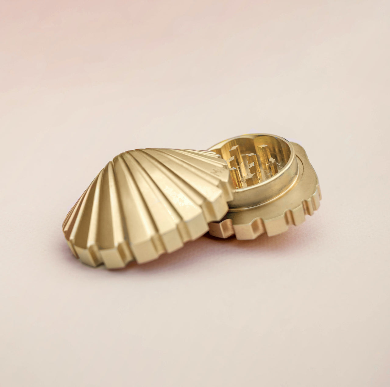 Best gold seashell grinder from MISSWEED